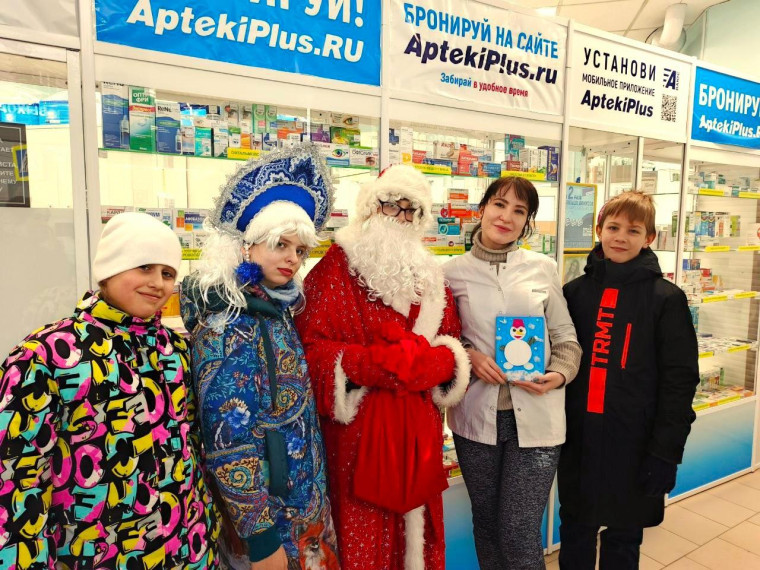 Российский Детский Дед Мороз шагает по стране.